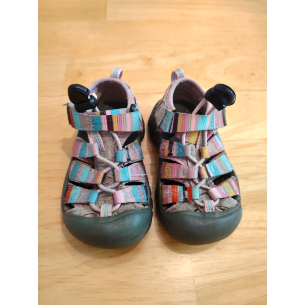 Keen Newport H2 Sandals Toddler Size 8 Adjustable hook and loop strap